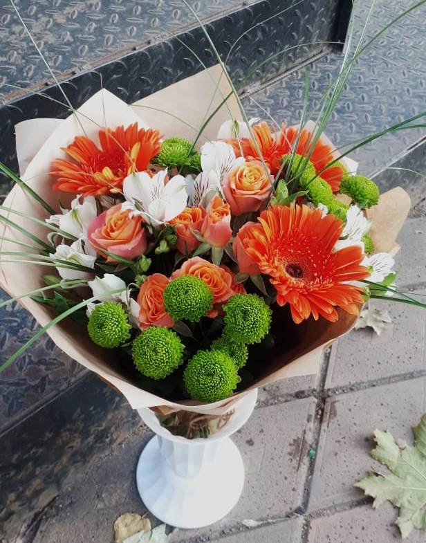 Букет цветов из: Герберы, Хризантемы, Альстромерии и Розы в Березниках
