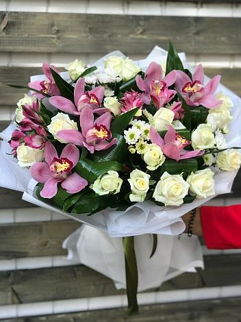 Букет цветов из: Розы и Хризантемы в Березниках