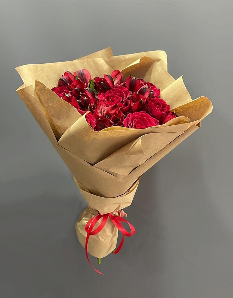 Букет цветов из: Альстромерии и Розы в Березниках