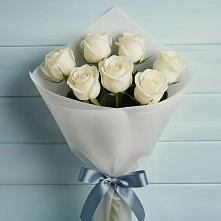 Букет 7 Белых роз Эдлесс Лав в Березниках