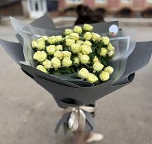 Букет Белые кустовые розы Солинеро в Березниках