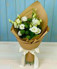 Букет цветов из:  Хризантемы и Лизиантусы в Березниках