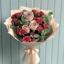 Букет цветов из:  Гвоздики и Розы в Березниках
