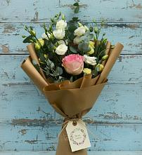 Букет цветов из:  Розы и Лизиантусы в Березниках